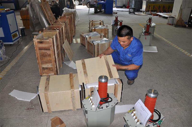 工頻耐壓試驗裝置發(fā)貨現場